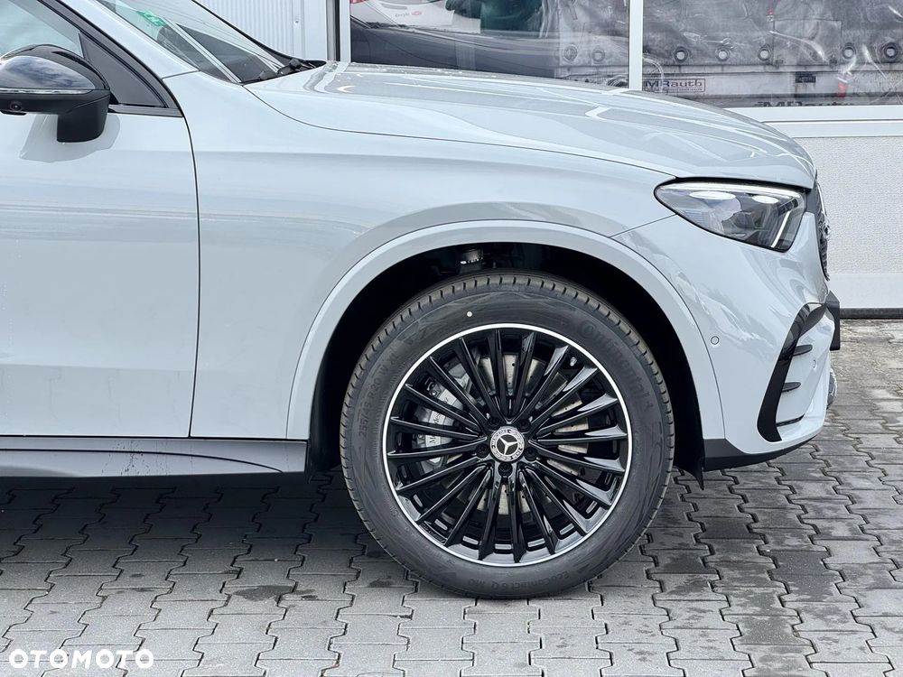 Mercedes-Benz GLC 300 e 4-Matic AMG Line - 7