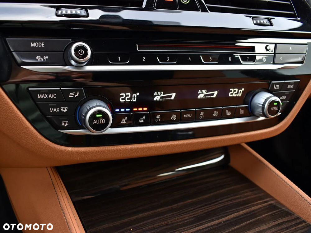 BMW Seria 5 540d xDrive M Sport sport - 17