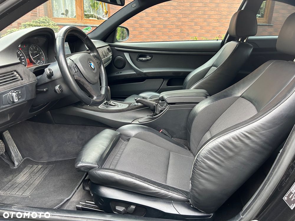 BMW Seria 3 320i M Sport Edition - 38