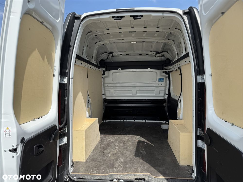Renault TRAFIC - 15