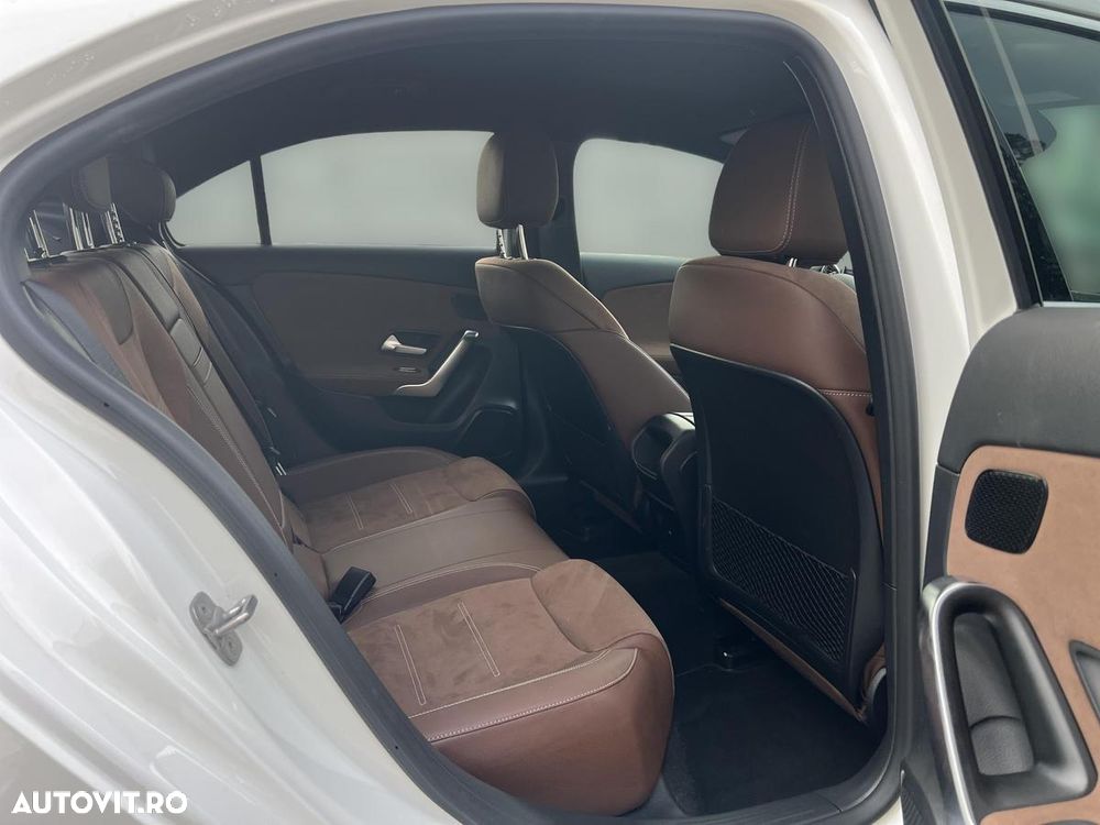 Mercedes-Benz A 200 Sedan MHEV 7G-DCT - 15