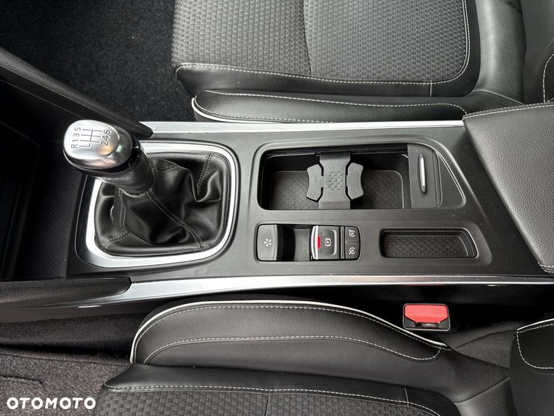 Renault Megane ENERGY TCe 130 BOSE EDITION - 27