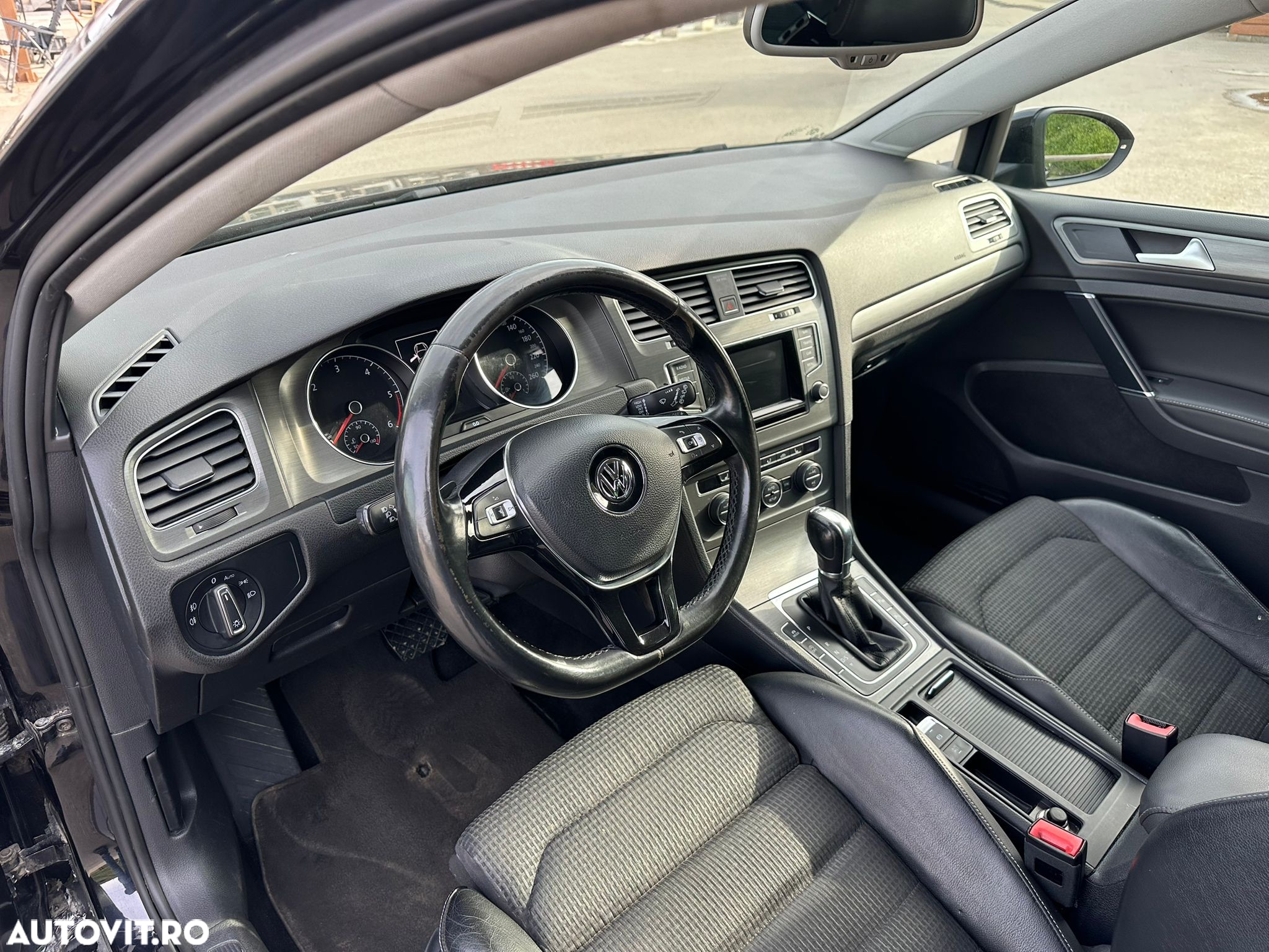 Volkswagen Golf - 9