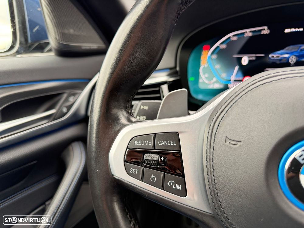 BMW 530 e Pack 50 anos M - 43