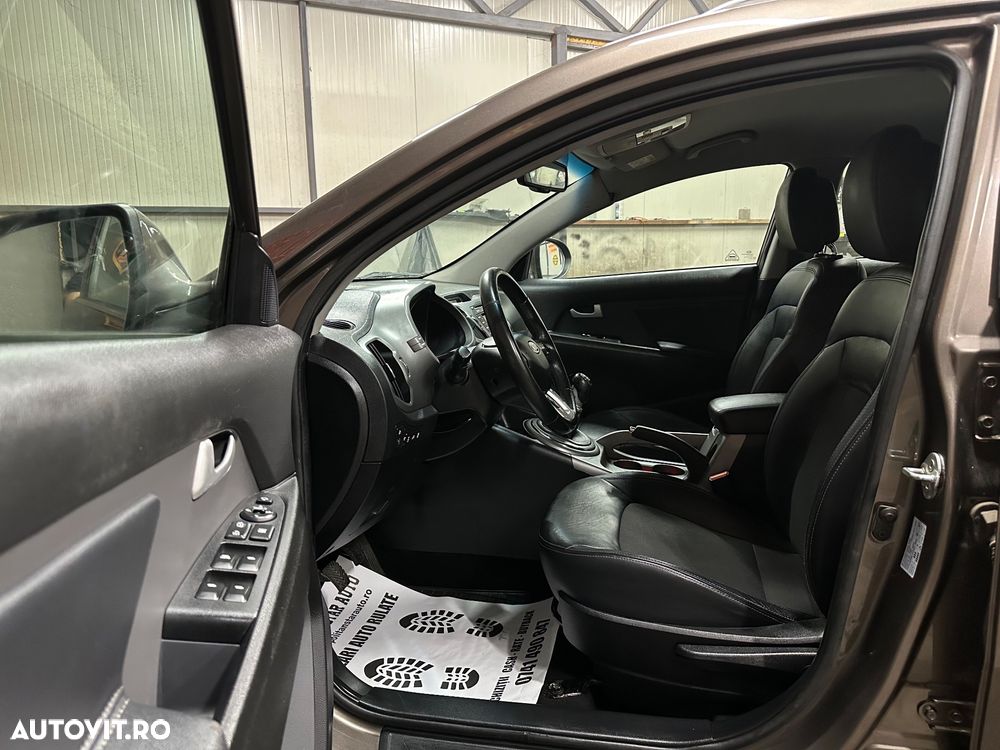 Kia Sportage 2.0 DSL MT 4x4 PREMIUM - 9