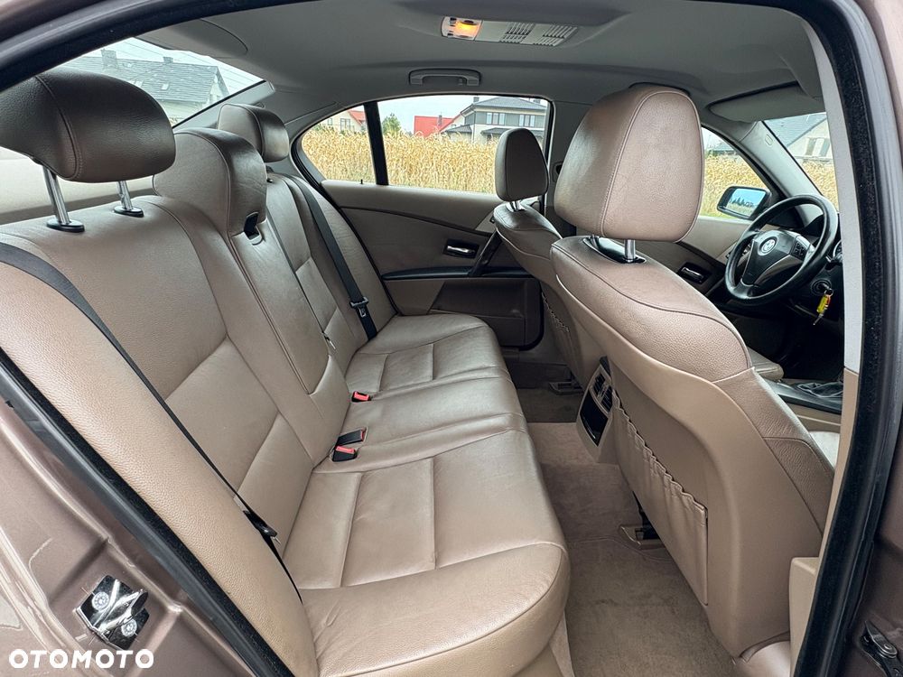BMW Seria 5 545i - 19