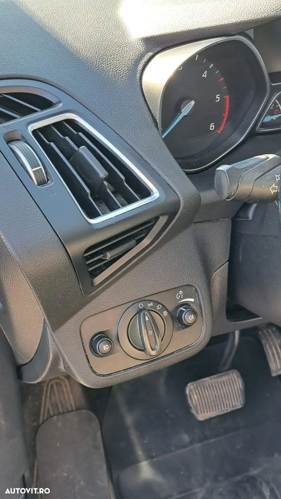Ford Kuga 2.0 TDCi Powershift 4WD Titanium - 21