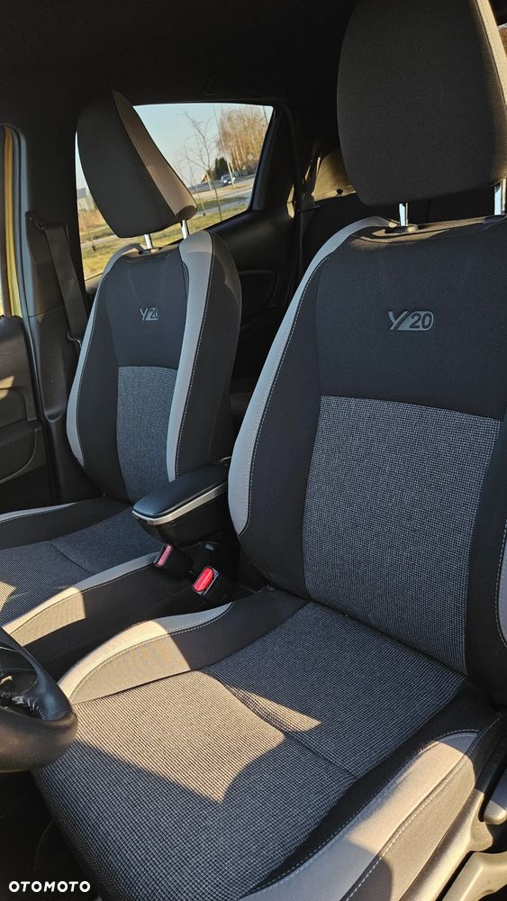 Toyota Yaris 1.5 20th Anniversary CVT - 13