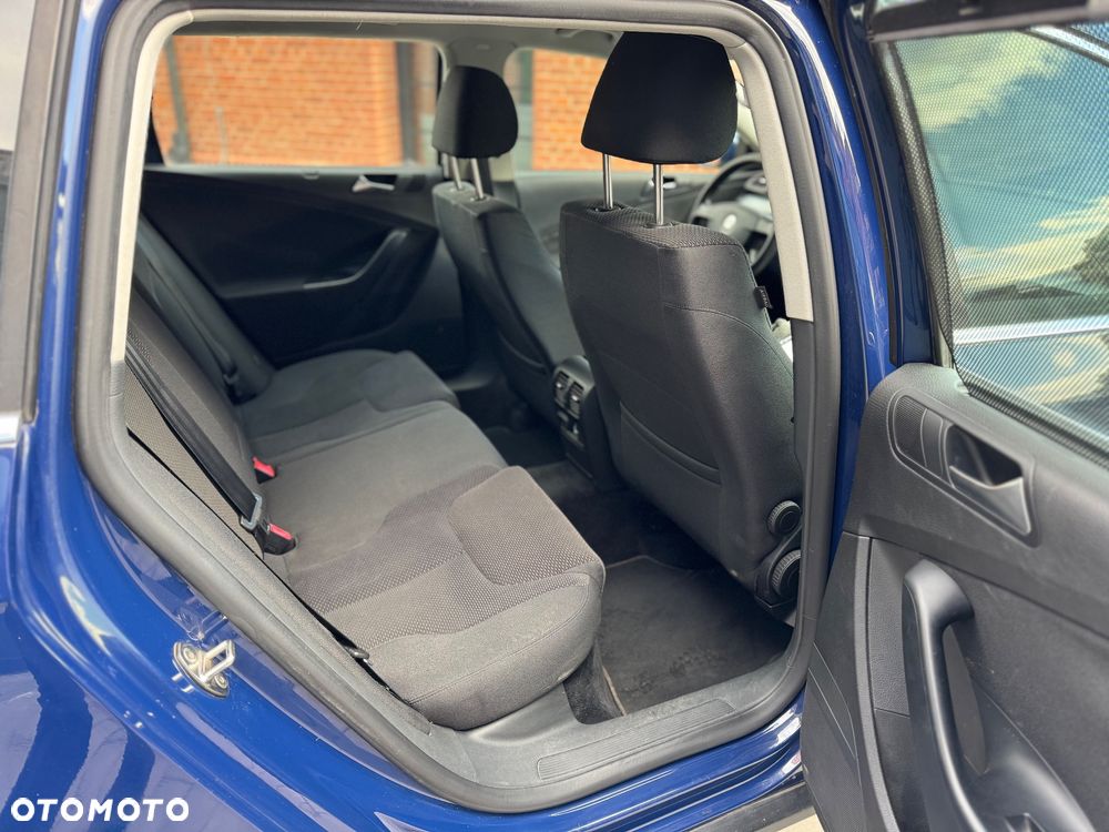 Volkswagen Passat 2.0 TDI DPF Comfortline - 14