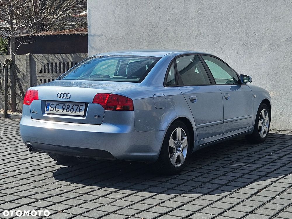 Audi A4 Avant - 11