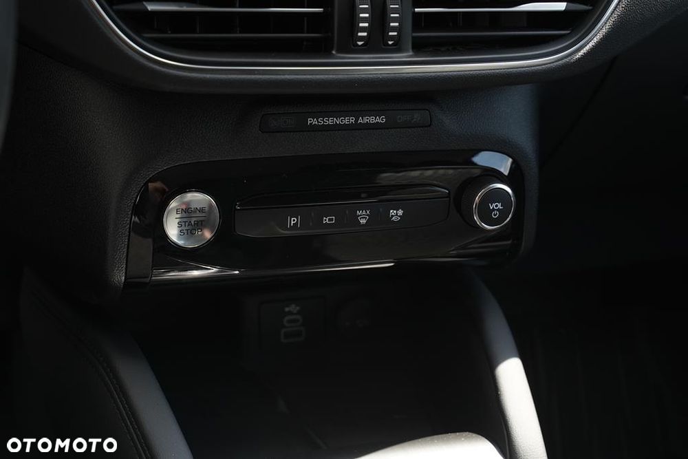 Ford Kuga 2.5 FHEV FWD Titanium eCVT - 22