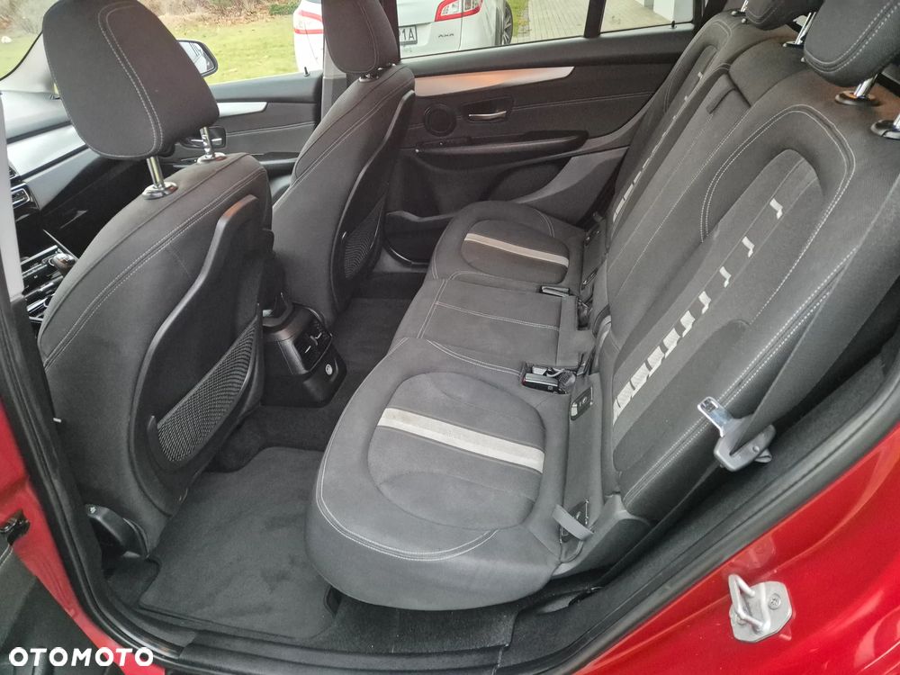 BMW Seria 2 216d - 11