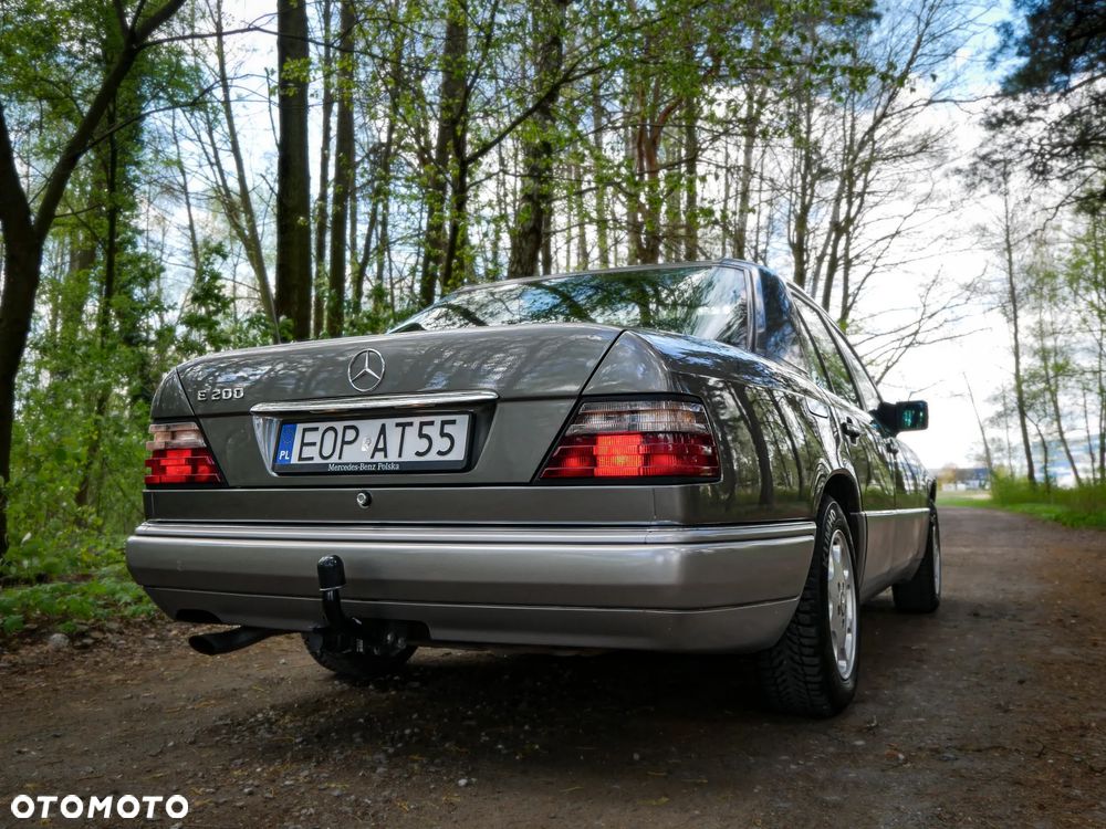 Mercedes-Benz W124 (1984-1993) - 22