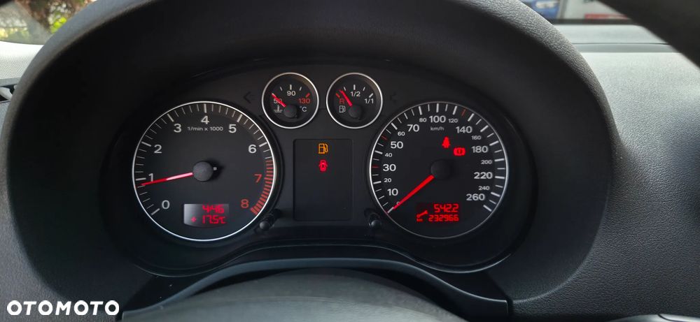Audi A3 3-drzwiowe 1.6 Ambition - 27