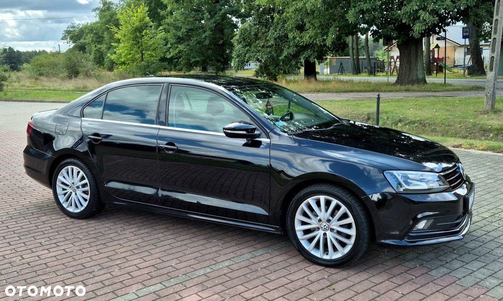 Volkswagen Jetta 1.4 TSI BMT Highline DSG - 2