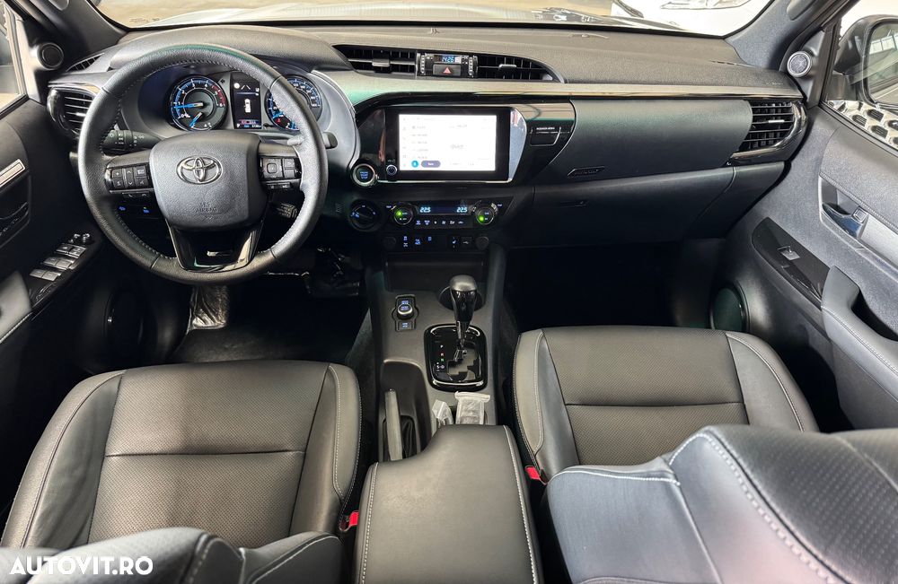 Toyota Hilux 2.8D 204CP 4x4 Double Cab AT MHEV Invincible - 14