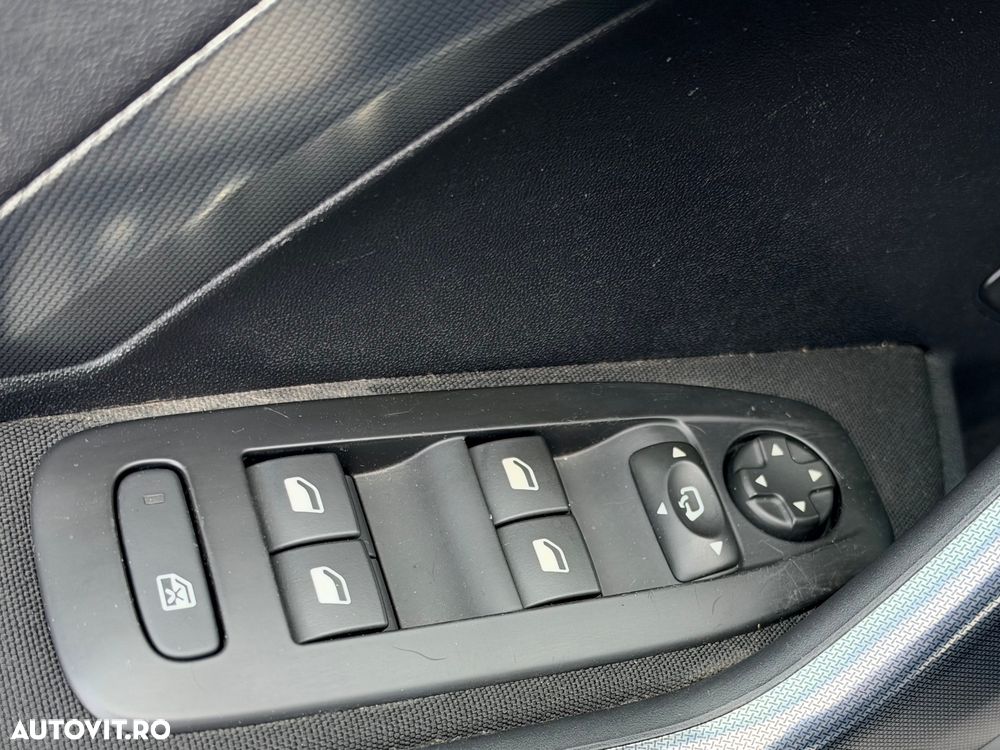 Peugeot 2008 PureTech 82 Style - 23