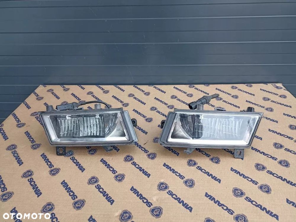 HALOGEN SCANIA R S 2552715 2625705