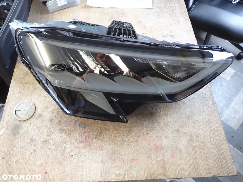 AUDI A3 8Y LAMPA PRAWY PRZÓD 8Y0941012 - 1