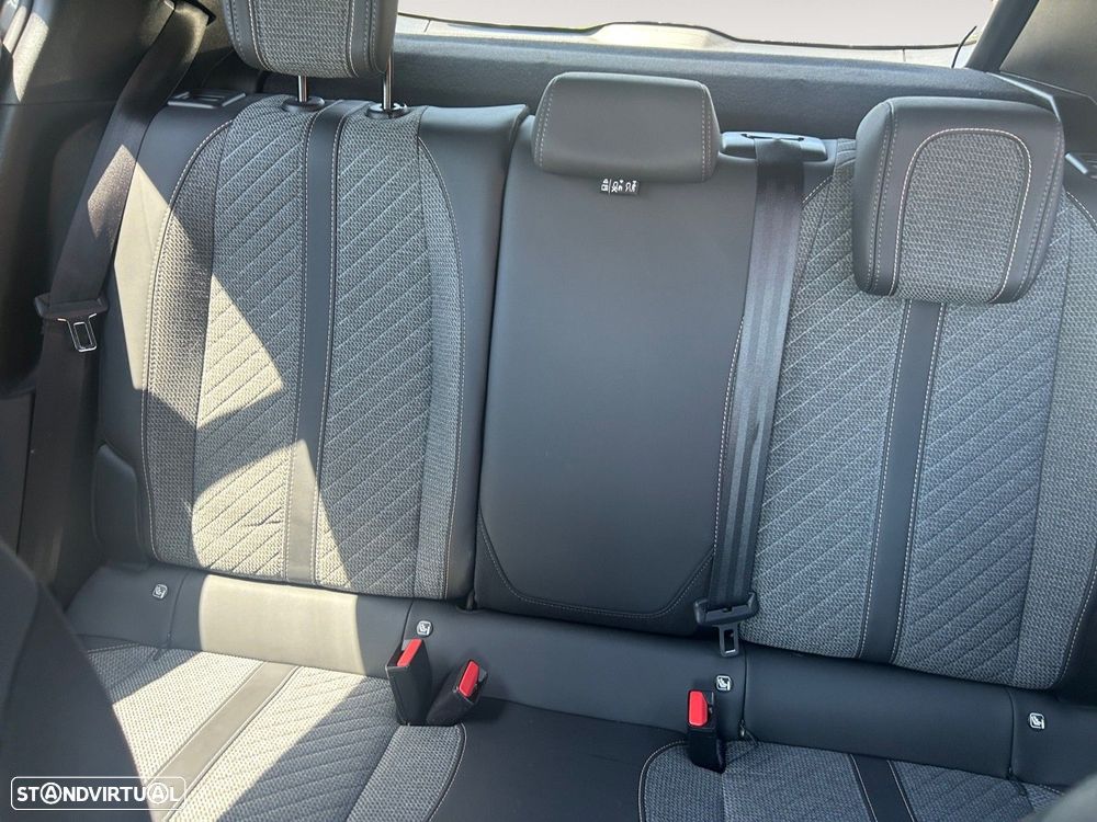 Peugeot 2008 1.2 Hybrid Allure e-DCS6 - 13