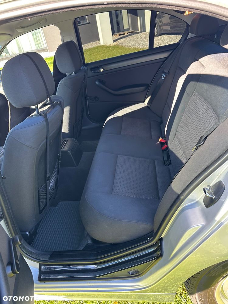 BMW Seria 3 320i - 17