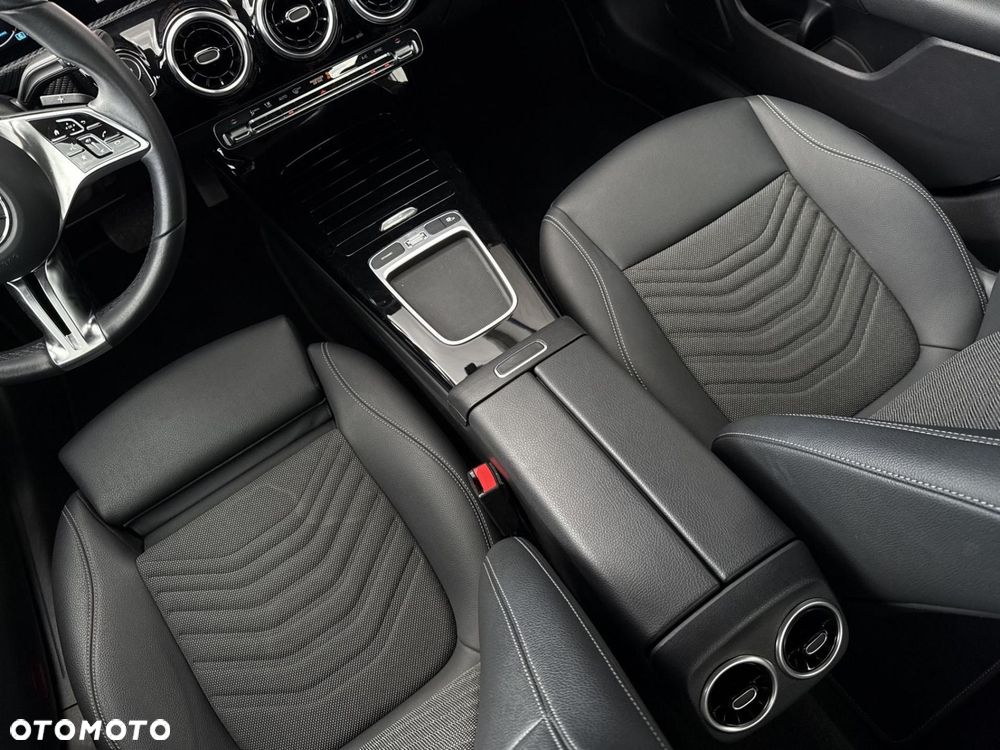 Mercedes-Benz CLA - 16