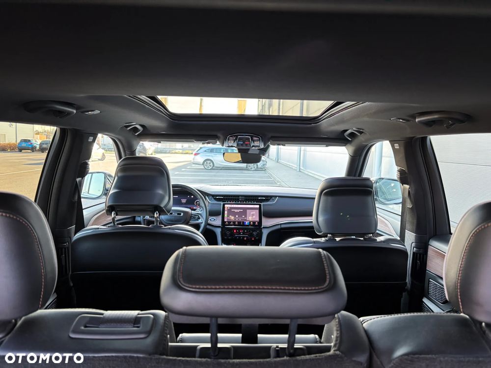 Jeep Grand Cherokee - 15