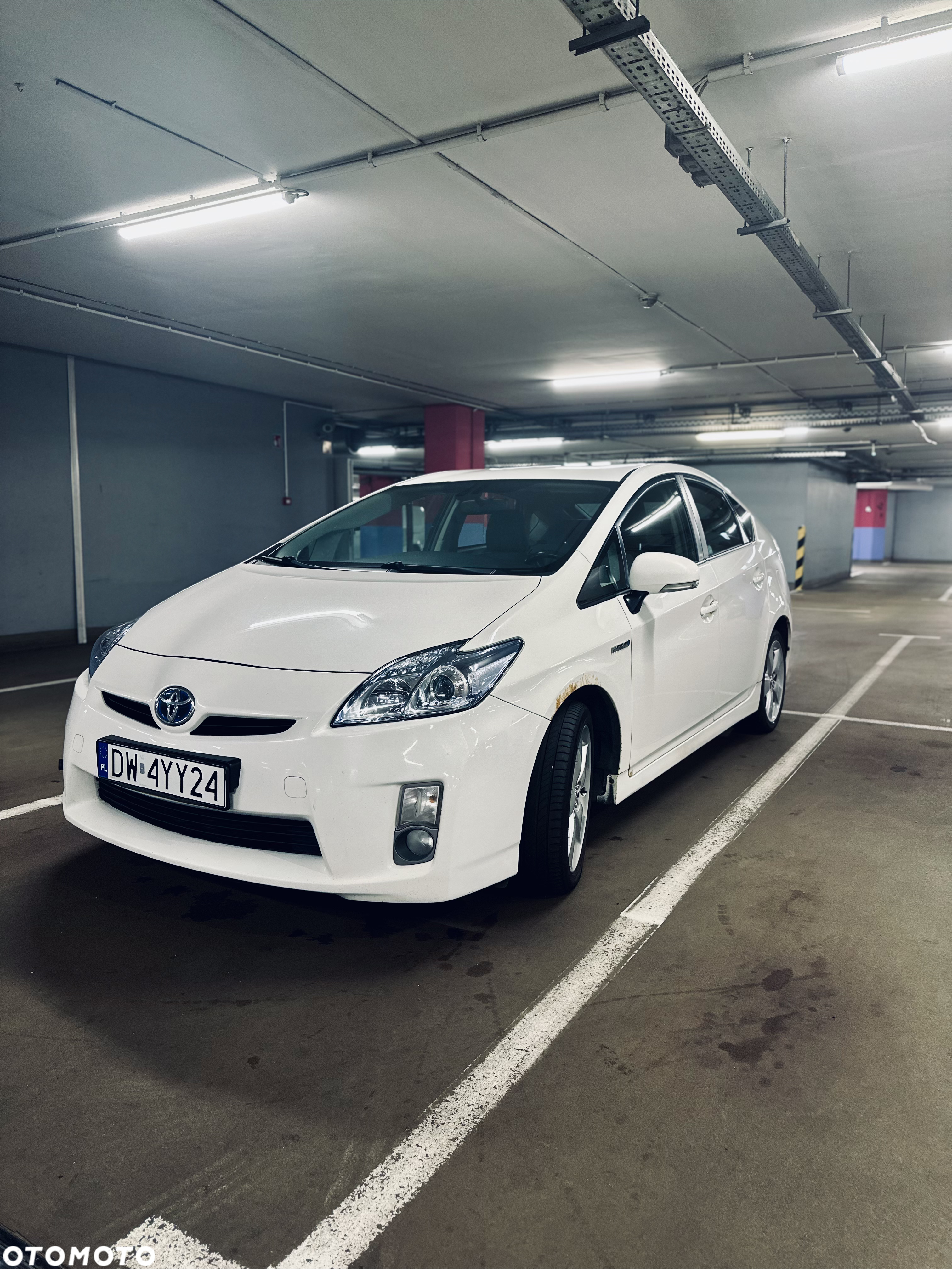 Toyota Prius (Hybrid) - 2