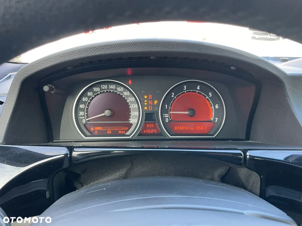 BMW Seria 7 750i - 18
