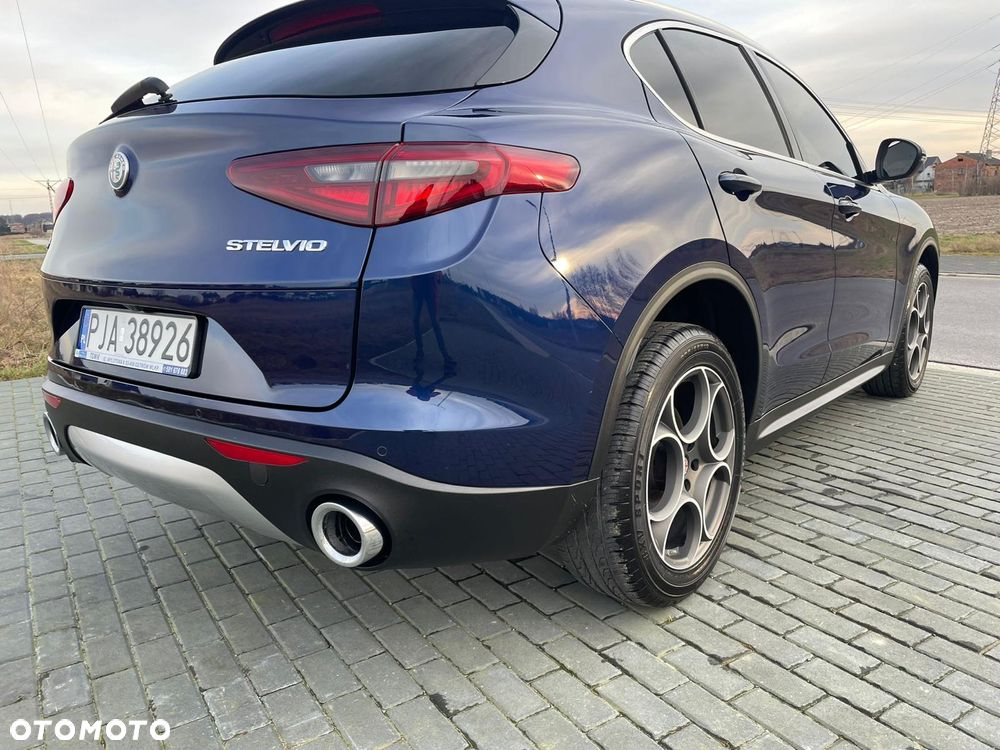 Alfa Romeo Stelvio 2.0 Turbo 16V AT8-Q4 Executive - 5