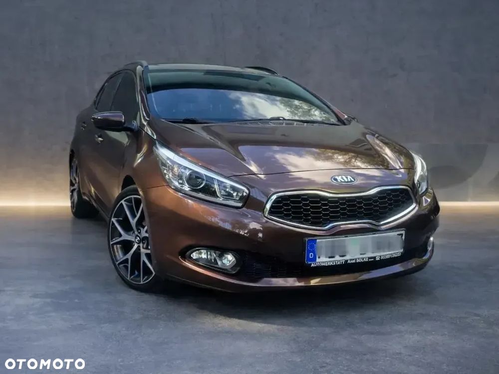 Kia Ceed 1.4 CVVT Dream Team Edition - 1