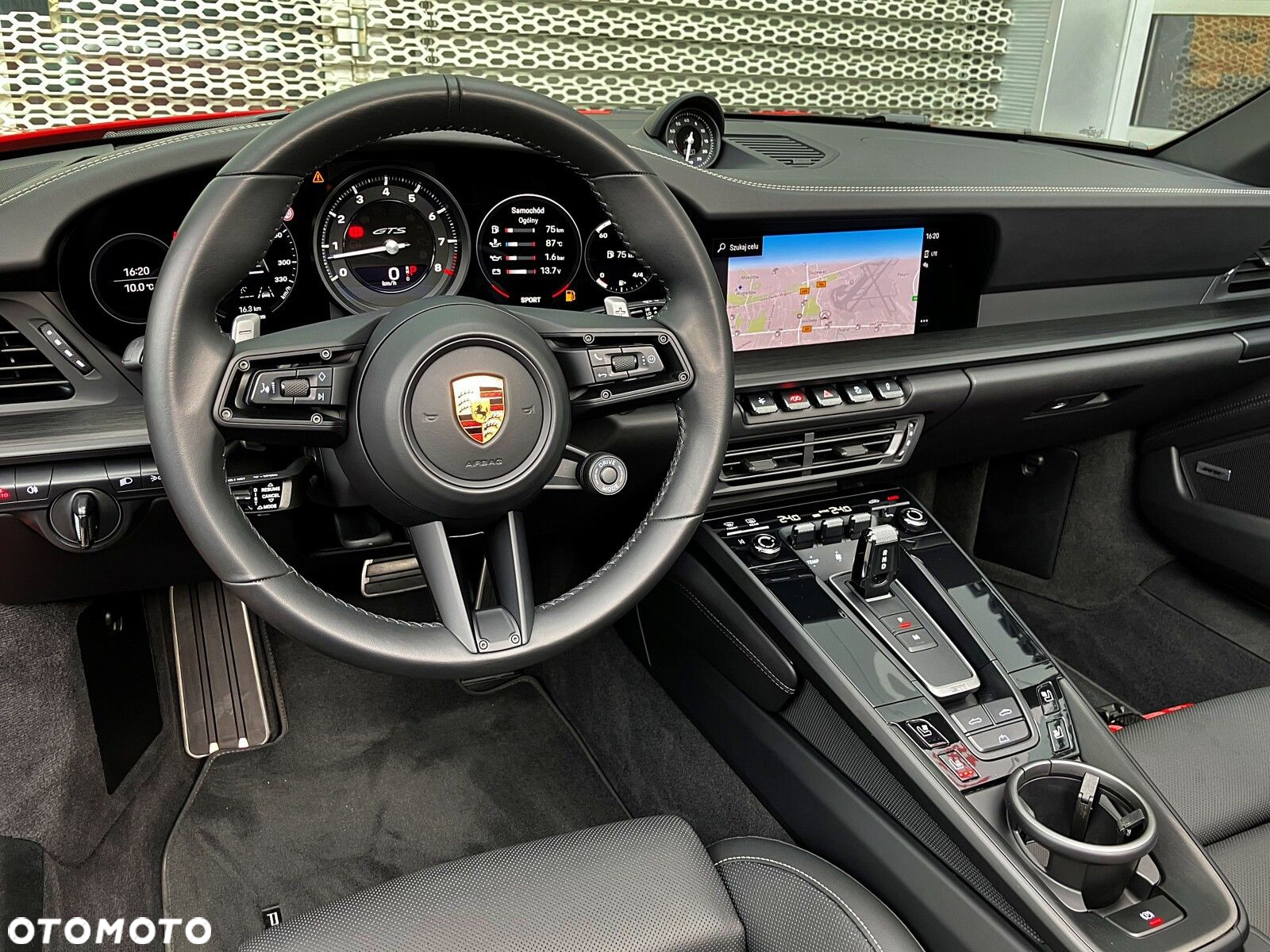 Porsche 911 Carrera 4 GTS Cabrio - 19