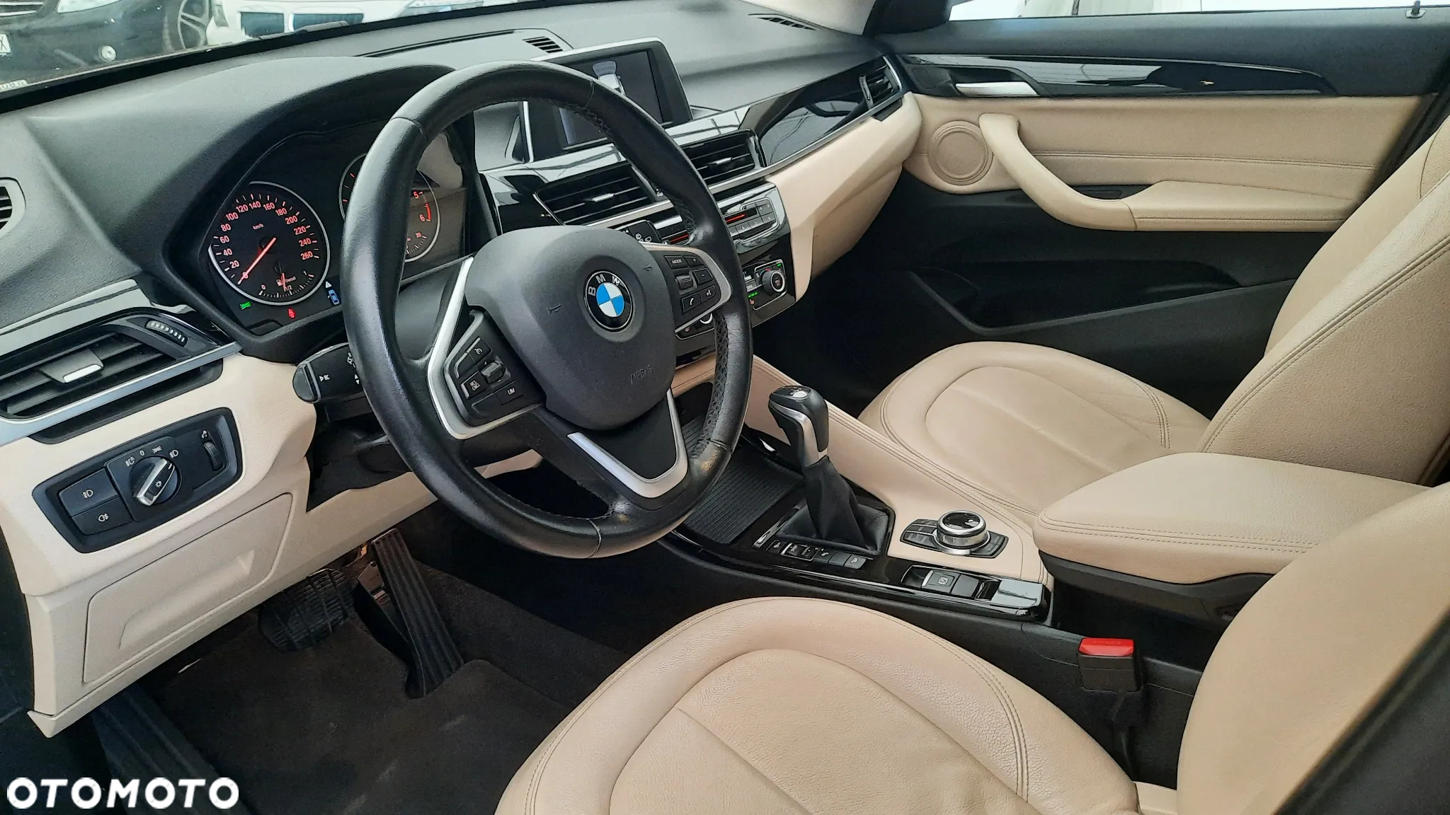 BMW X1 xDrive18d - 9