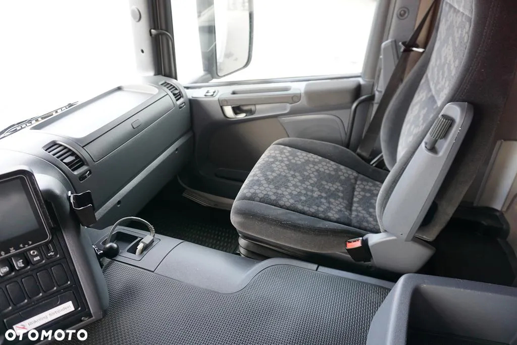 Scania P 320 / EURO 6 / KONTENER + WINDA / 22 PALETY / OŚ SKRĘTNA - 40