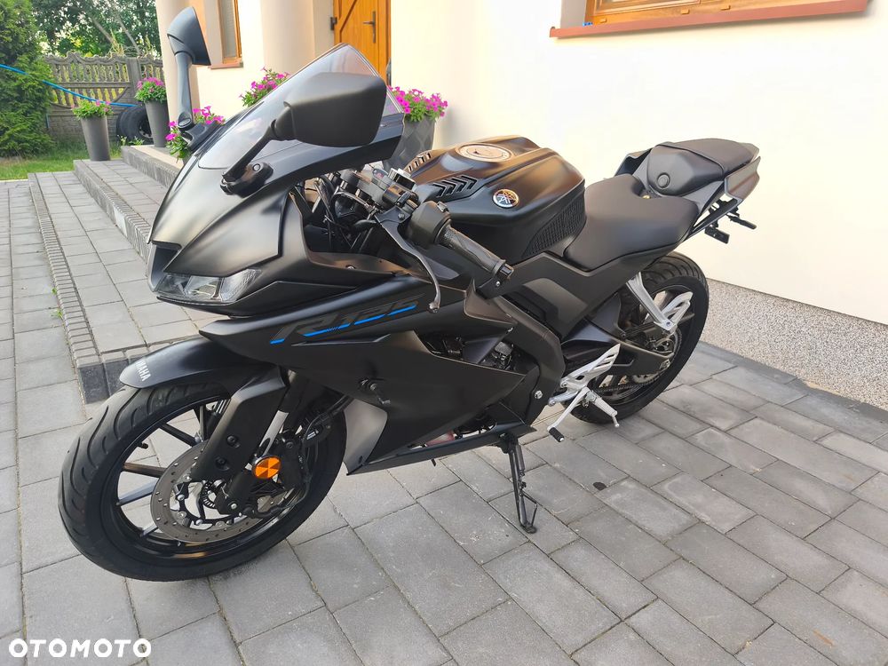 Yamaha YZF - 8