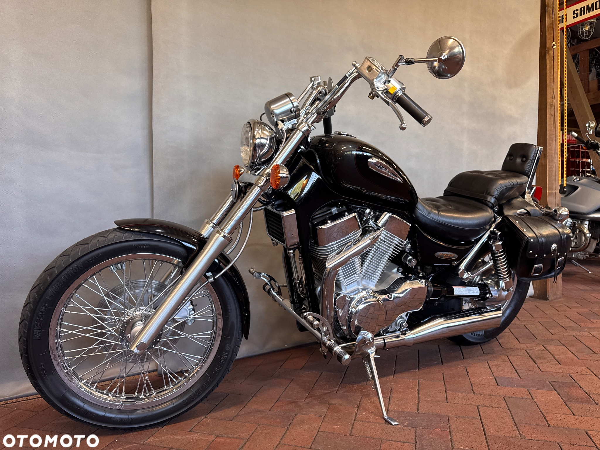 Suzuki Intruder - 4