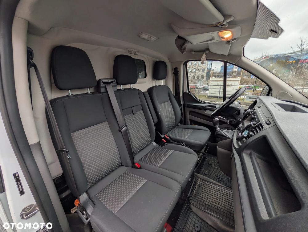 Ford TRANSIT CUSTOM - 11
