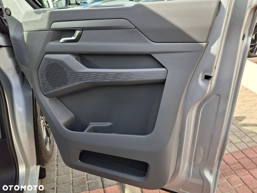 Volkswagen Caravelle - 34