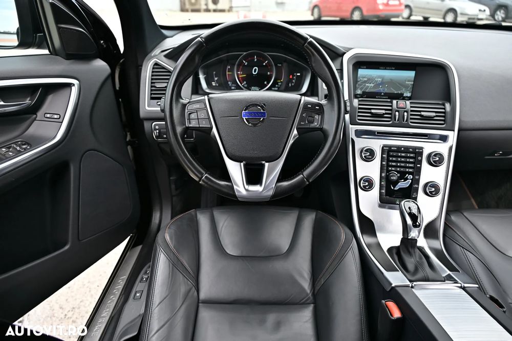 Volvo XC 60 D5 AWD Geartronic Ocean Race - 11