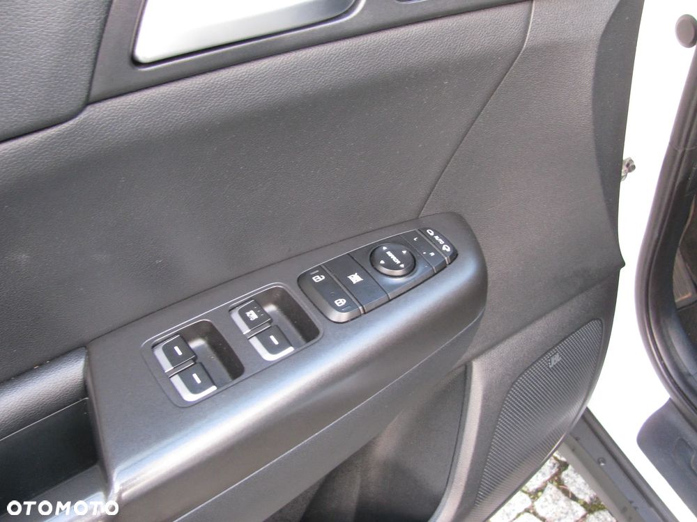 Kia Sportage 1.6 GDI 2WD Attract - 25