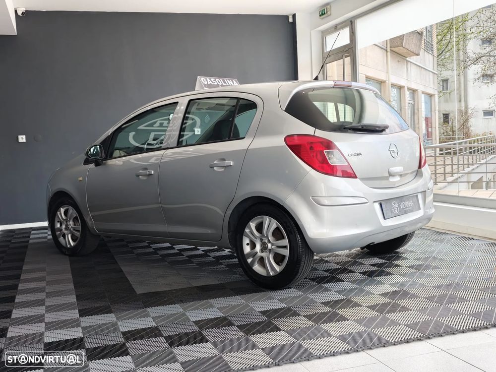 Opel Corsa 1.2 Cosmo - 15