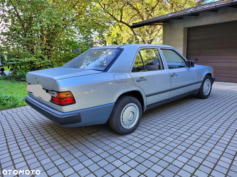 Mercedes-Benz Klasa E - 4