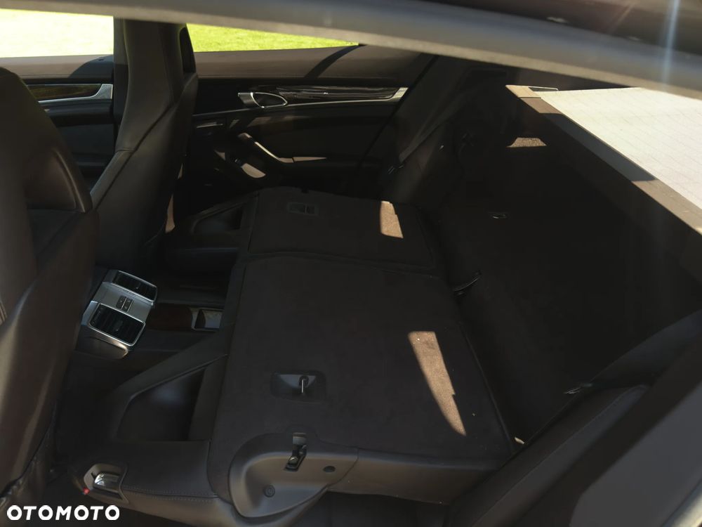 Porsche Panamera - 20