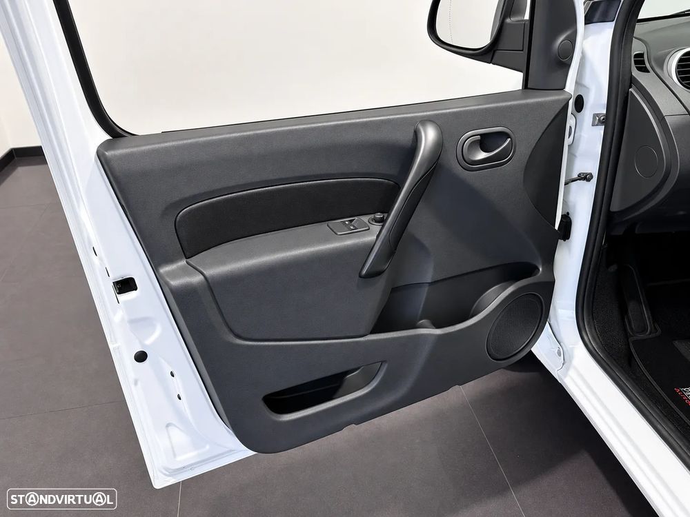 Renault KANGOO MAXI Z.E. 33 KW - IVA DEDUTIVÉL - BATERIAS PRÓPRIAS - 23