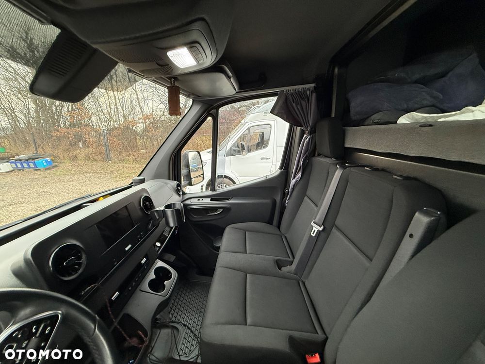 Mercedes-Benz Sprinter - 13