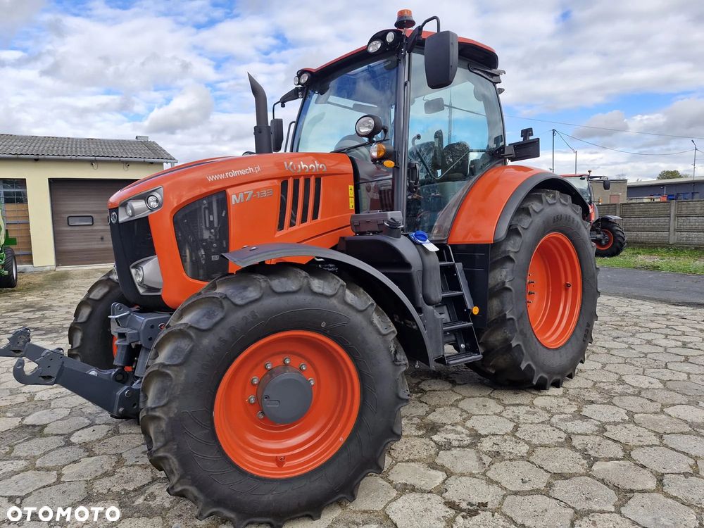 Kubota M7133 - 2