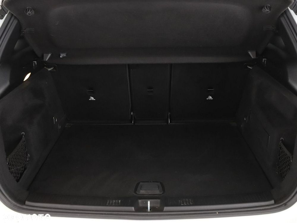Mercedes-Benz Klasa B 250 e PHEV AMG Line 8G-DCT - 22