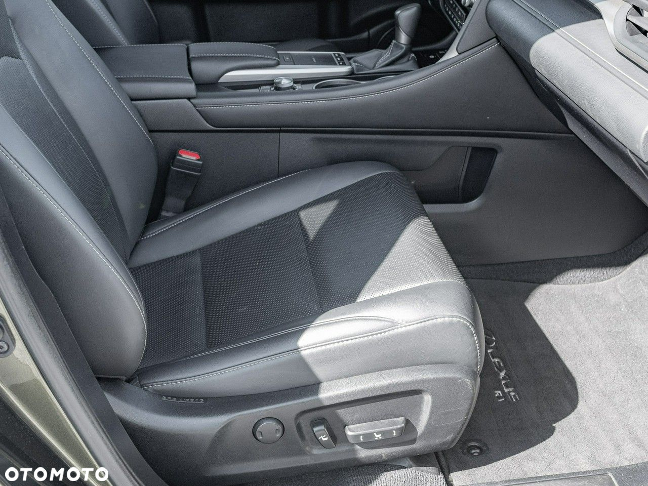 Lexus RX 300 Business Edition - 35