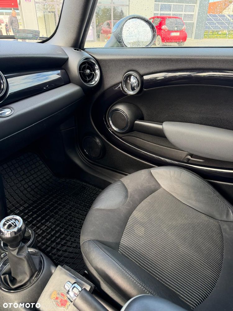 MINI Cooper Standard - 10