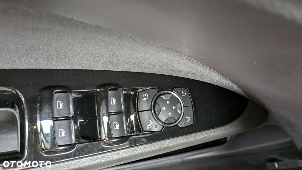 Ford Mondeo - 34